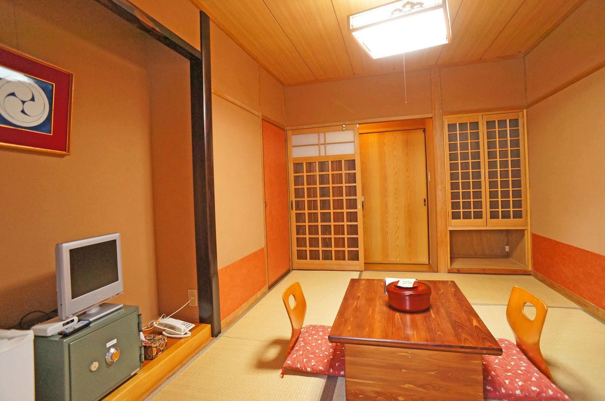 Ban-Ya Hot Spring Inn Yufu Εξωτερικό φωτογραφία