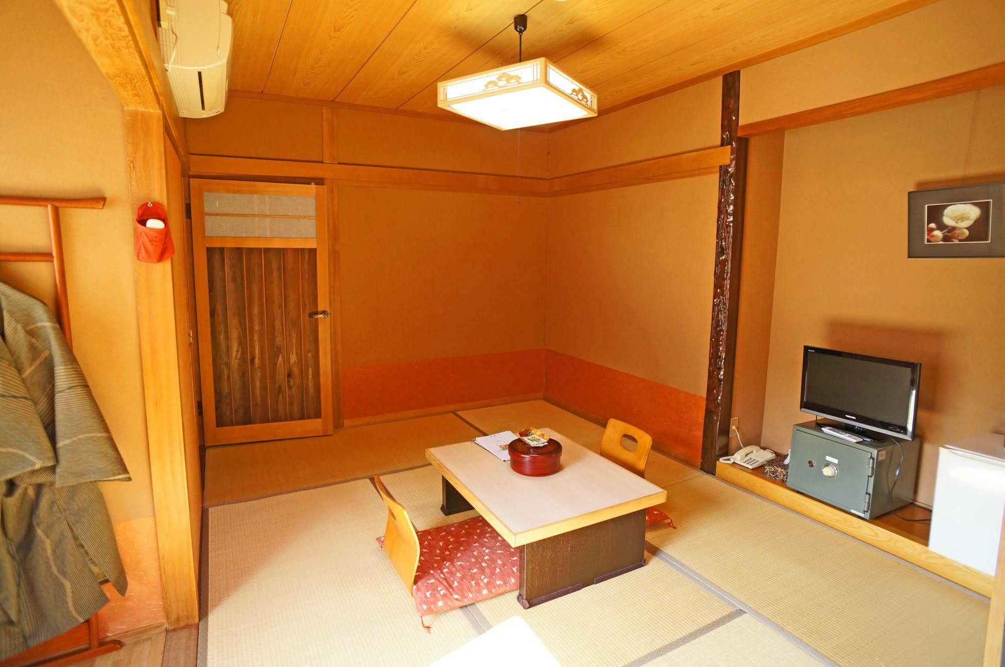 Ban-Ya Hot Spring Inn Yufu Εξωτερικό φωτογραφία